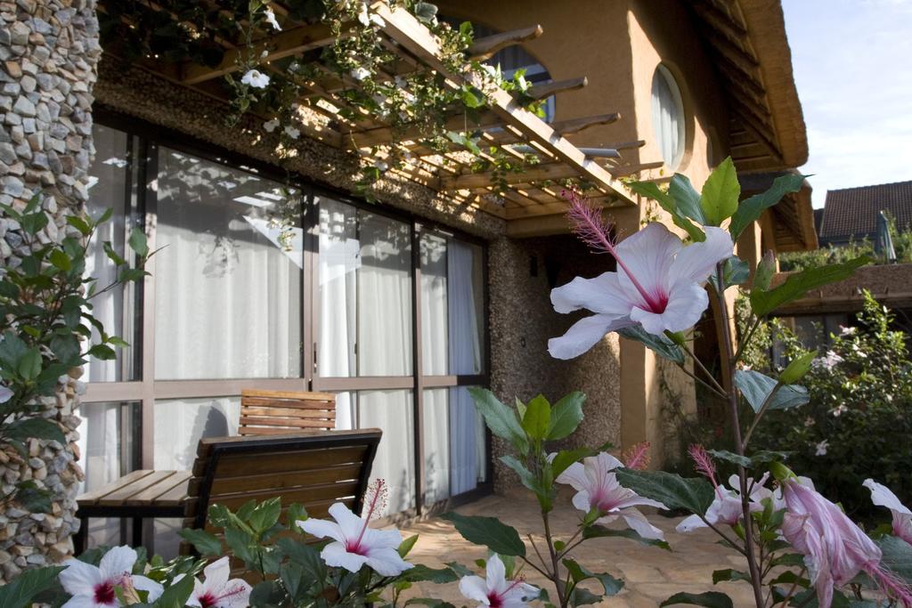 Le Petit Village Boutique Hotel & Spa Kampala Luaran gambar